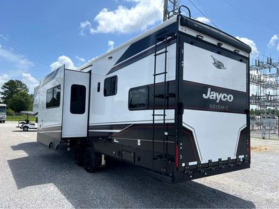 2026 Jayco Seismic - Photo 3