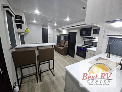 2025 Forest River RV Surveyor Legend — photo 9 view