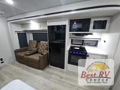 2025 Forest River RV Surveyor Legend — photo 15 view