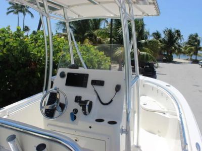 2024 Cobia 237 Center Console — photo 17 view