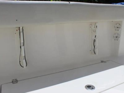 2024 Cobia 237 Center Console — photo 32 view