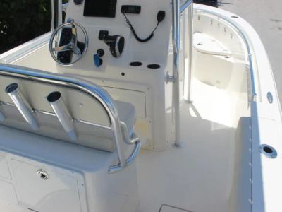 2024 Cobia 237 Center Console — photo 18 view
