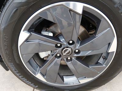 2024 Nissan Rogue — photo 10 view
