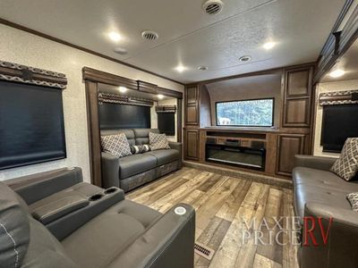 2021 KZ Durango Gold - Photo 15