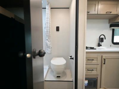 2026 Jayco PROWLER LYNX — photo 14 view