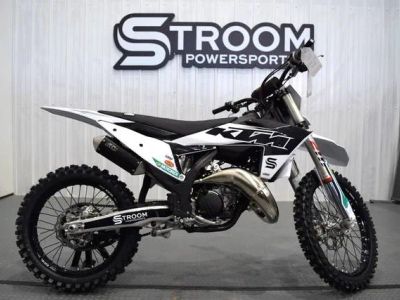 2024 KTM 125 SX — front three-quarter view