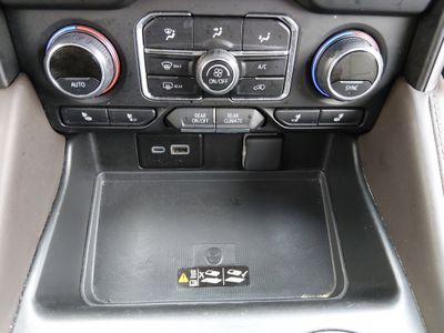 2024 Chevrolet Suburban - Photo 19