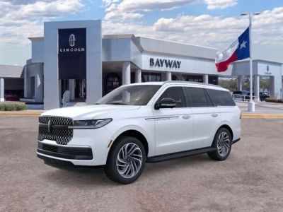 2026 Lincoln Navigator Premiere in Star White Metallic Tri-Coat — front three-quarter view