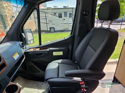 2025 Winnebago Revel - Photo 19