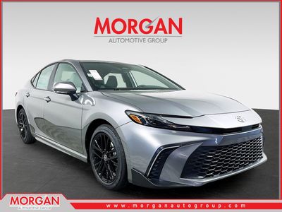 2026 Toyota Camry SE — front three-quarter view