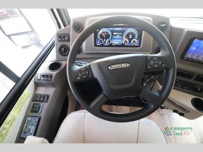 2023 Winnebago Forza - Photo 23