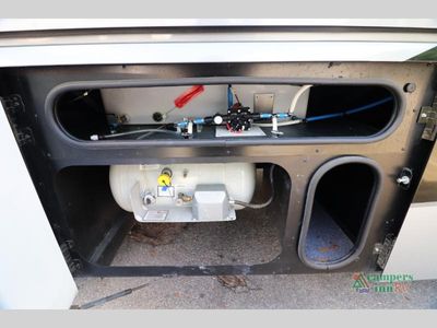 2023 Winnebago Forza - Photo 18