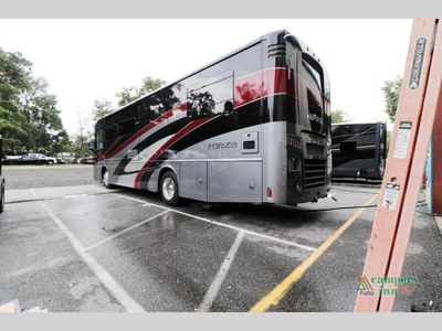 2023 Winnebago Forza - Photo 6