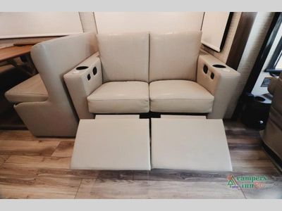 2023 Winnebago Forza - Photo 35