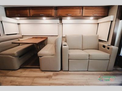 2023 Winnebago Forza - Photo 33