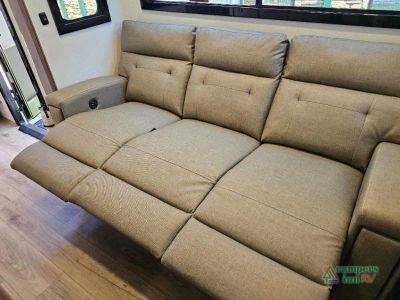 2026 Alliance RV Valor All-Access — photo 35 view