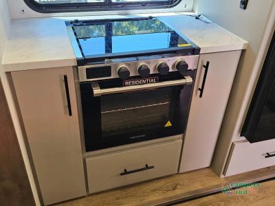 2026 Alliance RV Valor All-Access — photo 21 view