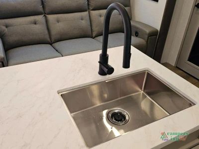 2026 Alliance RV Valor All-Access — photo 17 view