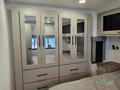 2026 Alliance RV Valor All-Access — photo 44 view