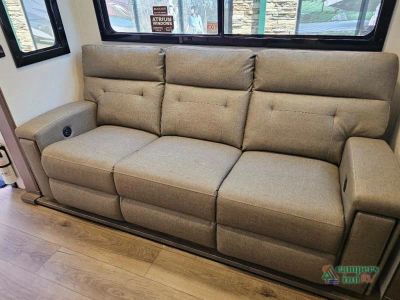2026 Alliance RV Valor All-Access — photo 34 view