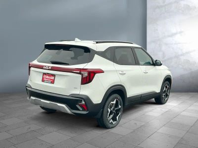 2026 Kia Seltos — engine compartment view