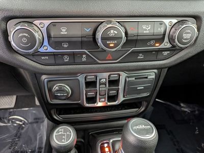 2026 Jeep Gladiator — photo 20 view