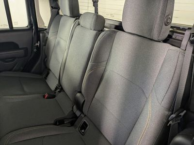 2026 Jeep Gladiator — photo 15 view