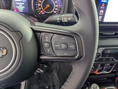 2026 Jeep Gladiator — photo 18 view
