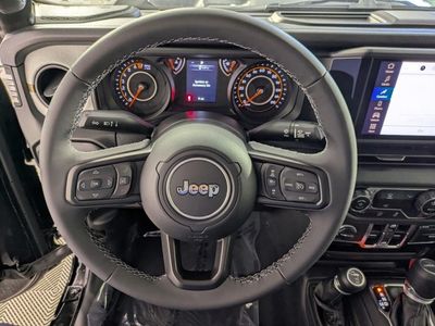 2026 Jeep Gladiator — photo 16 view