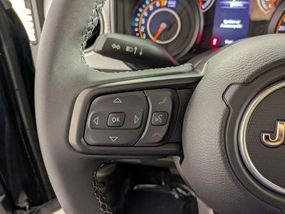 2026 Jeep Gladiator — photo 17 view