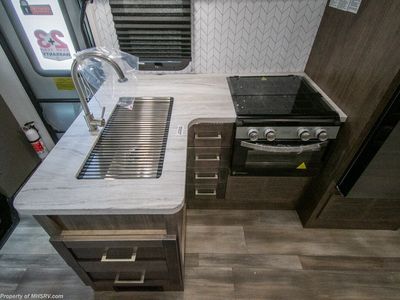 2026 Entegra Coach Odyssey — photo 15 view
