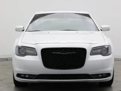 2022 Chrysler 300 - Photo 2