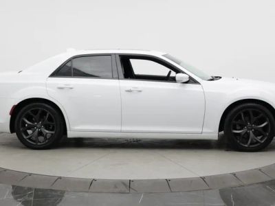 2022 Chrysler 300 - Photo 11