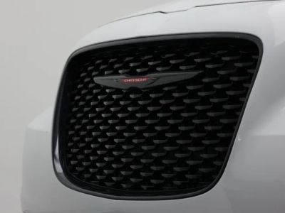 2022 Chrysler 300 - Photo 13