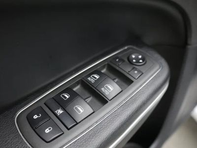 2022 Chrysler 300 - Photo 20