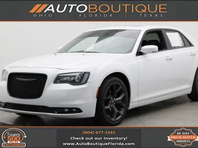 2022 Chrysler 300 - Photo 1