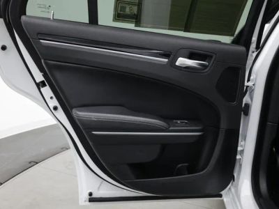 2022 Chrysler 300 - Photo 35