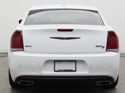 2022 Chrysler 300 - Photo 8