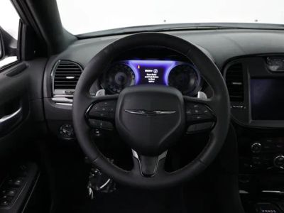 2022 Chrysler 300 - Photo 37