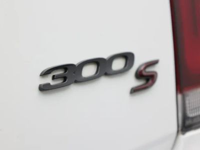 2022 Chrysler 300 - Photo 15