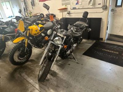 2004 Yamaha V Star 650 — front three-quarter view