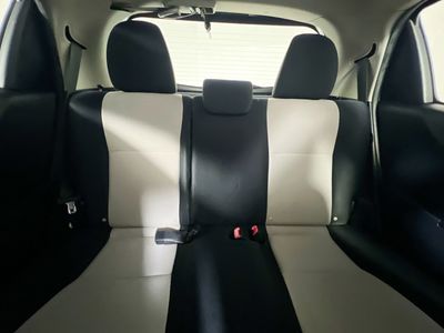 2013 Toyota Yaris - Photo 28