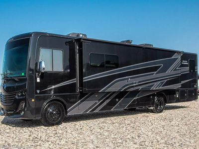 2026 Holiday Rambler Invicta — photo 45 view