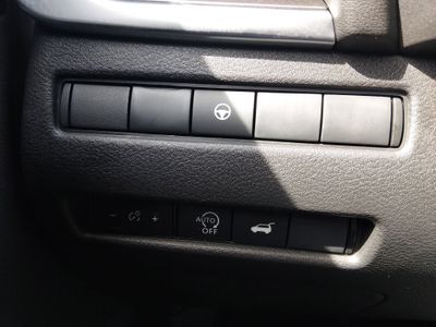2025 Nissan Rogue - Photo 13