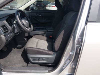 2025 Nissan Rogue - Photo 20
