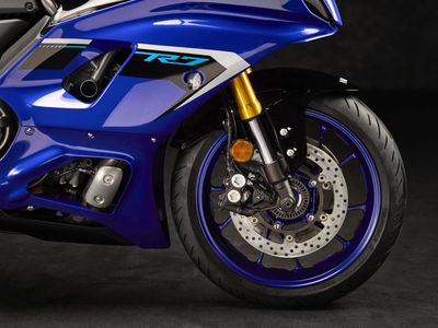 2025 Yamaha YZF-R7 - Photo 9