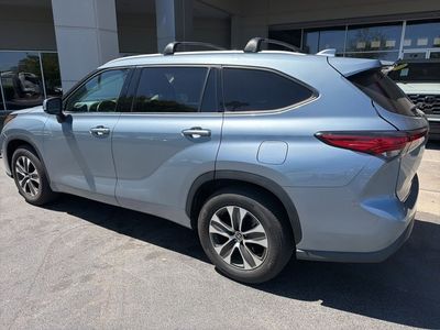2022 Toyota Highlander XLE - Photo 5