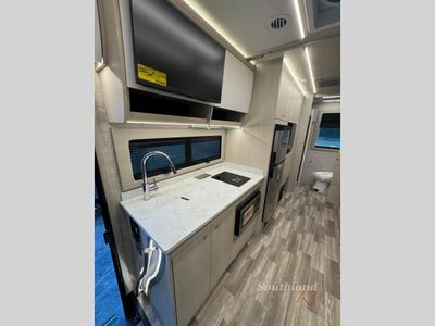 2026 Tiffin Motorhomes Wayfarer — photo 10 view