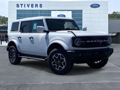 2026 Ford Bronco Outer Banks in Oxford White — front three-quarter view