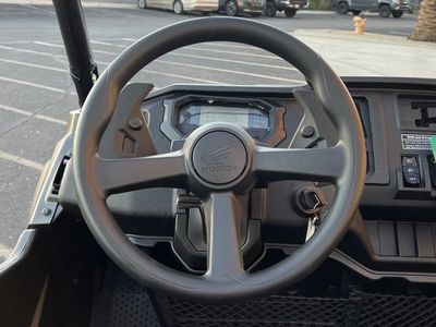 2025 Honda Pioneer 1000-5 Deluxe — photo 10 view